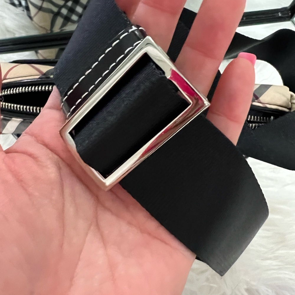 EUC Burberry Crossbody - Picture 8 of 10